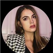 Apoyaba a profesores en monitorias de psicología, ayudando a desarrollar temas de investigación